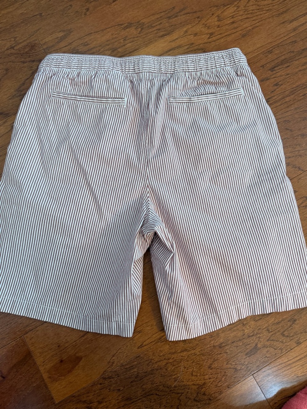 Banana Republic Men's Red & White Striped Deck Shorts 8.5” cotton spandex Medium - Picture 5 of 6
